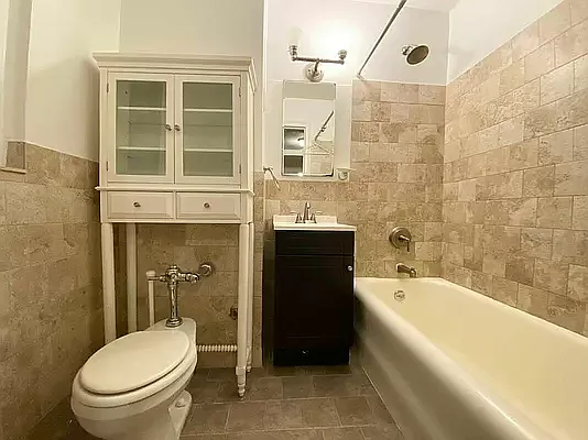 Rented by Oxford Property Group | media 36