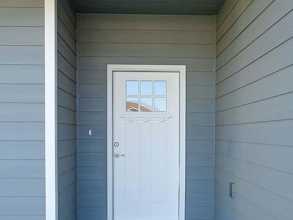 5th image of 408 S Trillium Way