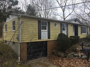 266 Abbott Run Valley Rd, Cumberland, RI 02864