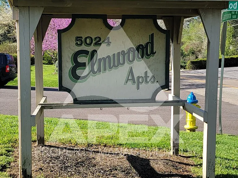 Elmwood Apartments — Photo 16