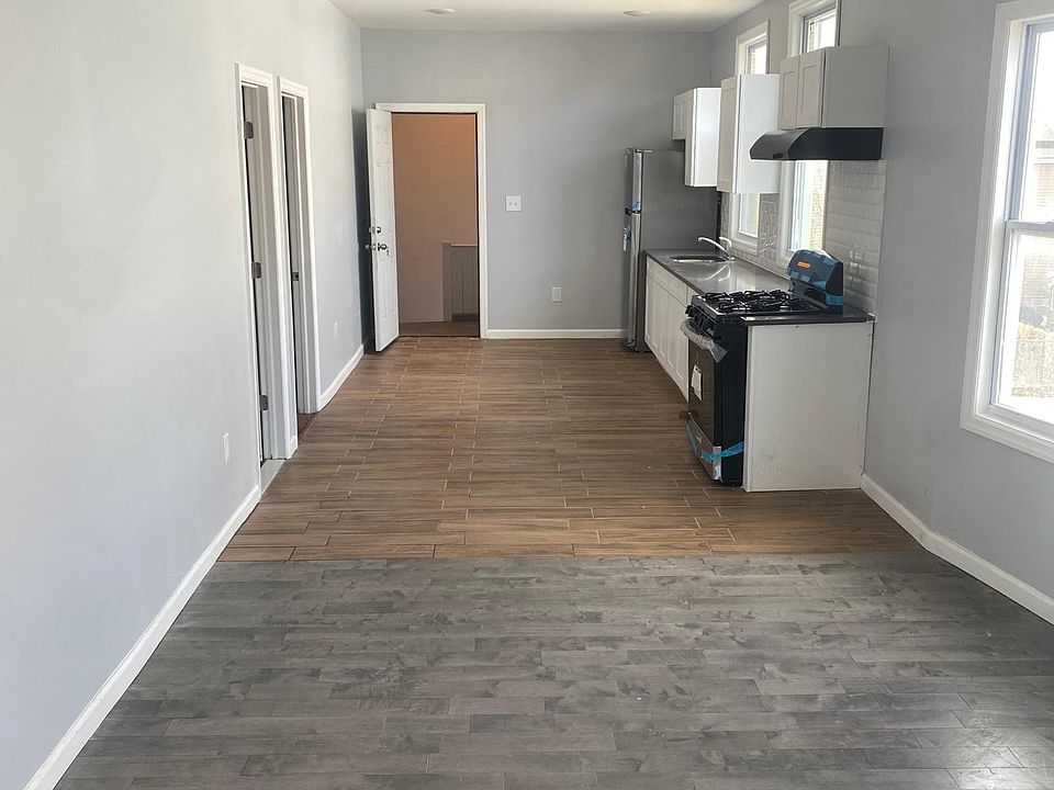 1st image of 76 Winthrop St Floor 2