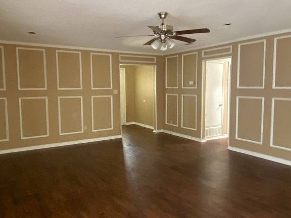 3rd image of 2126 Southmoor Dr