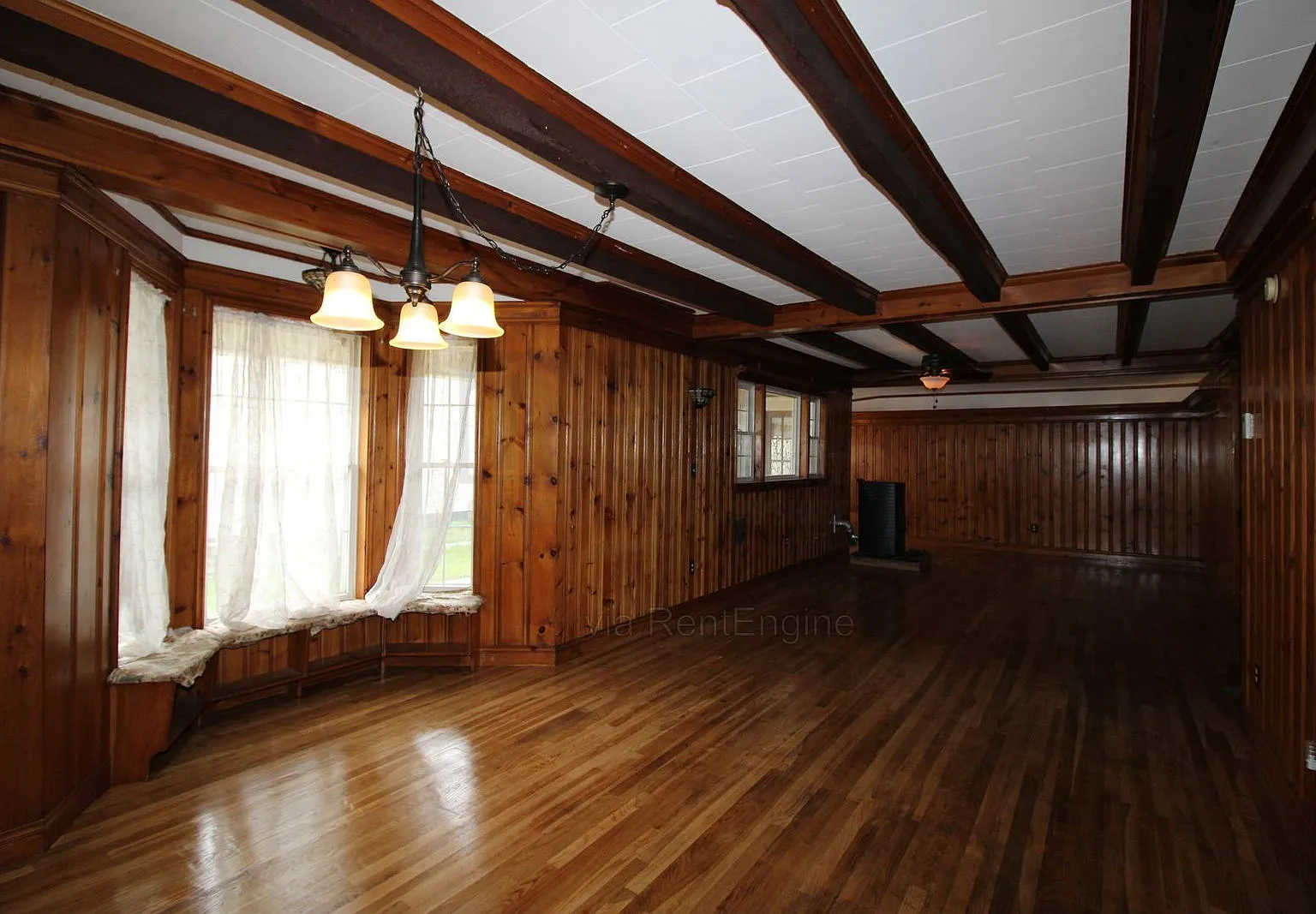 3 bed, 2.0 bath, 1760 sqft, $2,000 — Photo 3