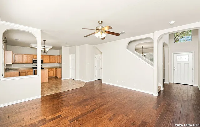 3 bed, 2.5 bath, 1889 sqft, $2,150 — Photo 2