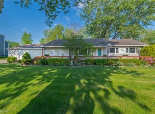 700 Harris Rd, Sheffield Lake, OH 44054