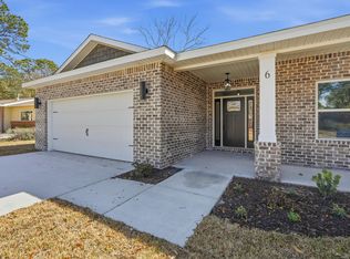 6 Kohler Dr, Mary Esther, FL 32569