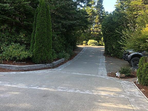 Main driveway 