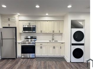 225 1/2 W Imperial Hwy, Los Angeles, CA 90045