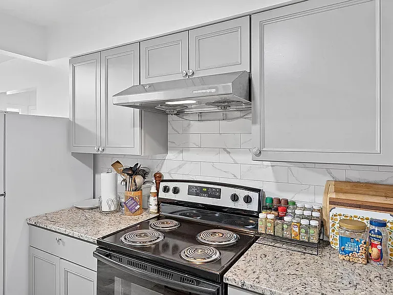 305-307 Hightower Rd #2 — Photo 12