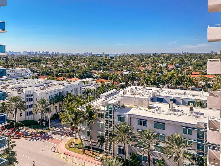 9225 Collins Ave #1010 — Photo 2