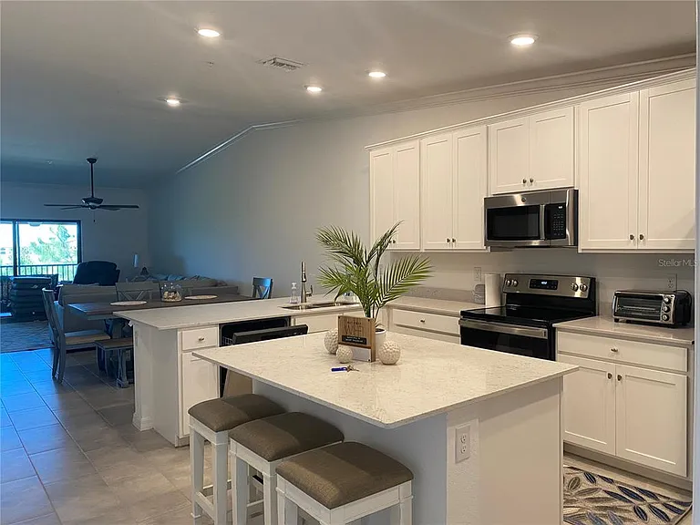 5664 Palmer Cir #202 — Photo 6