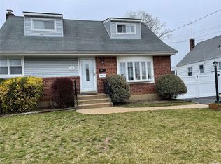 118 Lincoln St #2, Elmont, NY 11003