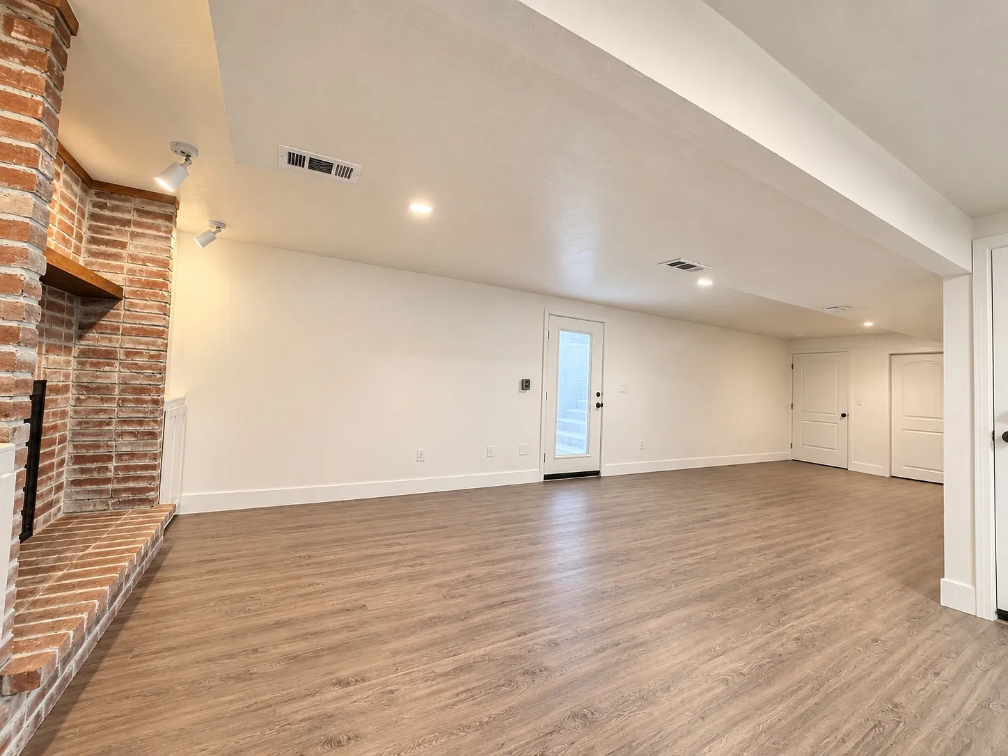 3 bed, 1500 sqft, $1,600 — Photo 4