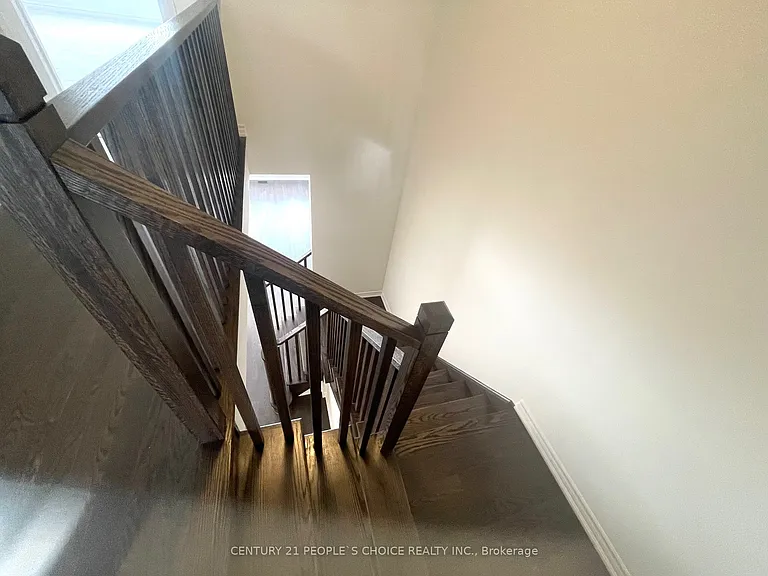 1471 Blackmore St — Photo 30
