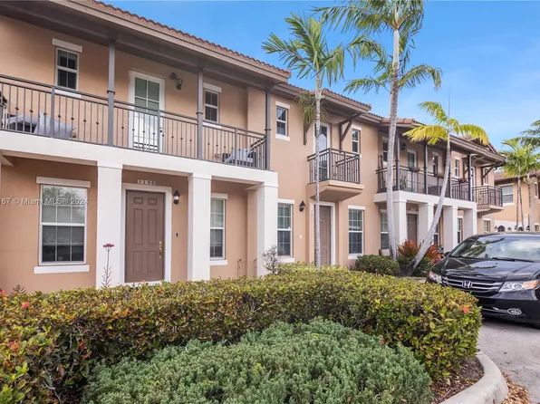 1146 SW 147th Ter, Pembroke Pines, FL 33027