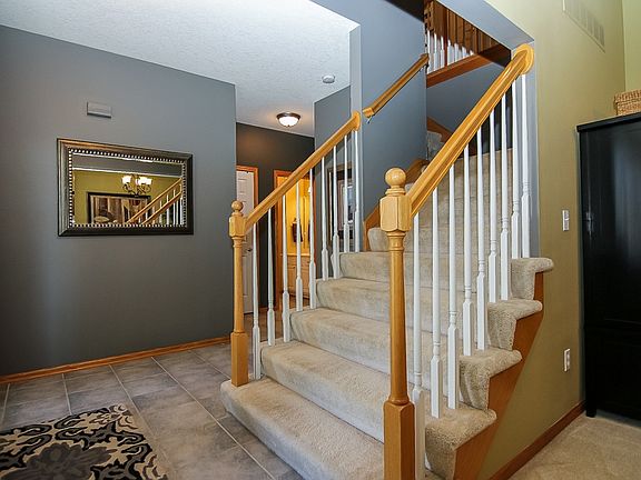 4th image of 855 SE Plumwood Ln