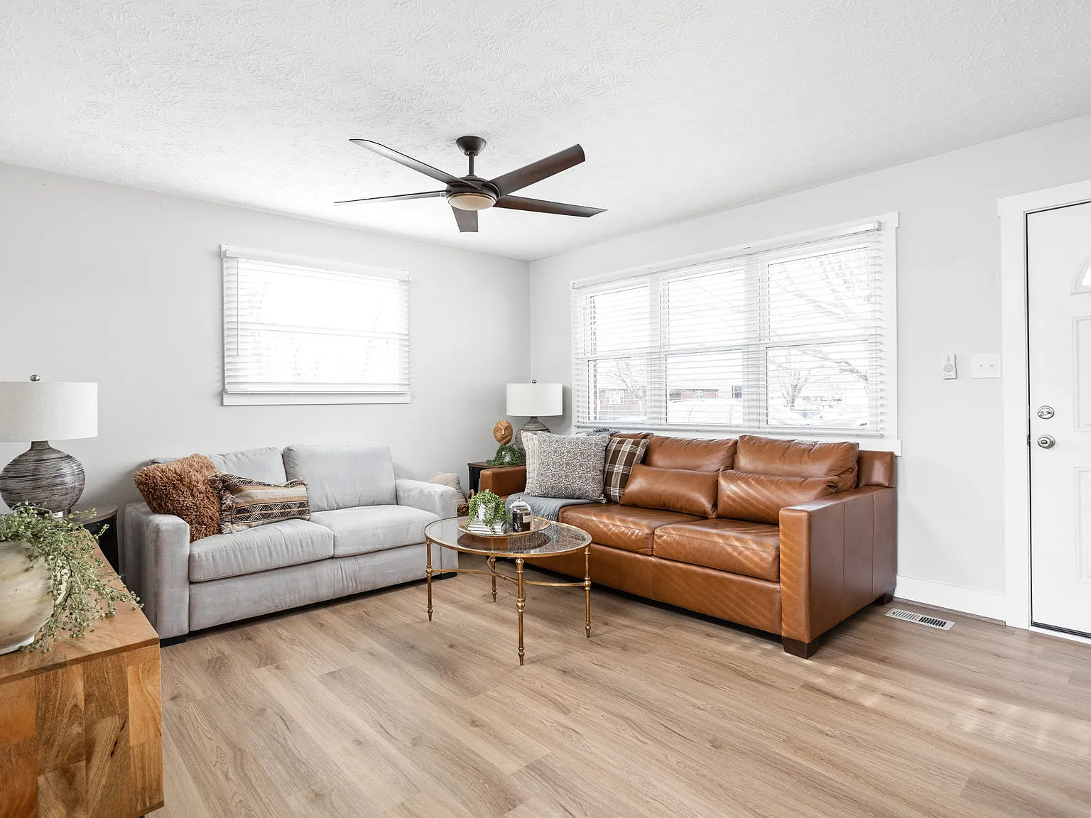 3 bed, 1000 sqft, $2,700 — Photo 3
