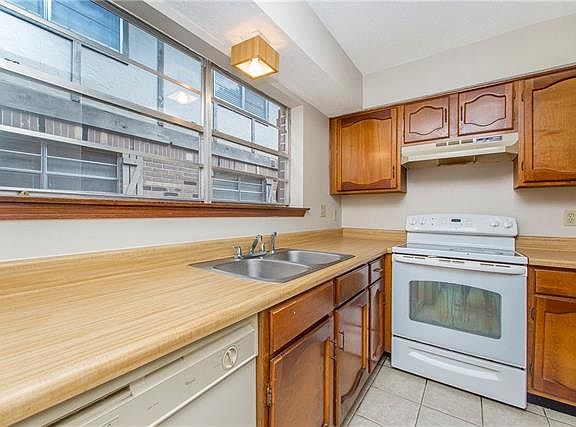 3rd image of 209 Clearview Pkwy #209