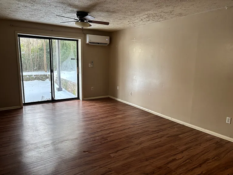 86 Hillside Dr — Photo 6
