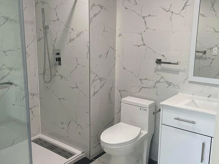 4904 Spruce St #402 — Photo 8