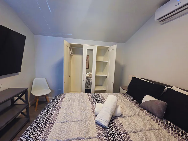 Closet with ample space for your belongings