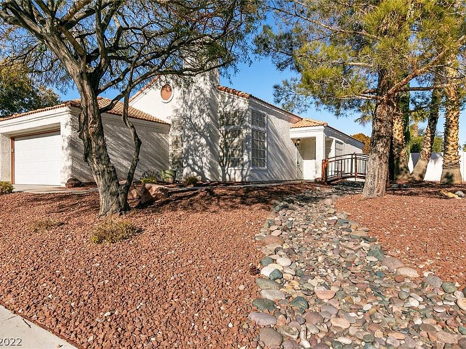 1st image of 9804 Cross Creek Way