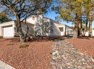 9804 Cross Creek Way, Las Vegas, NV 89117