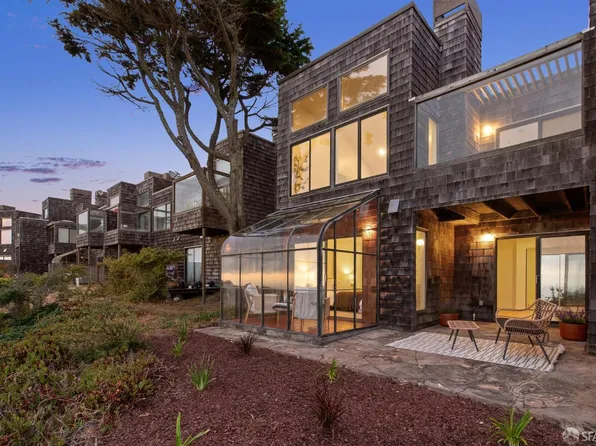 274 Beachview Ave APT 16, Pacifica, CA 94044