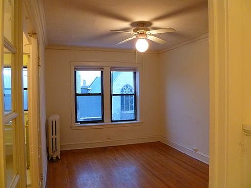 2nd image of 4301 N Winchester Ave APT 3B