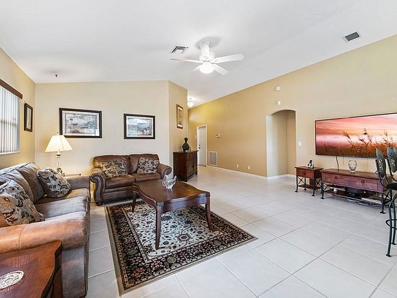 4th image of 5659 Green Island Blvd