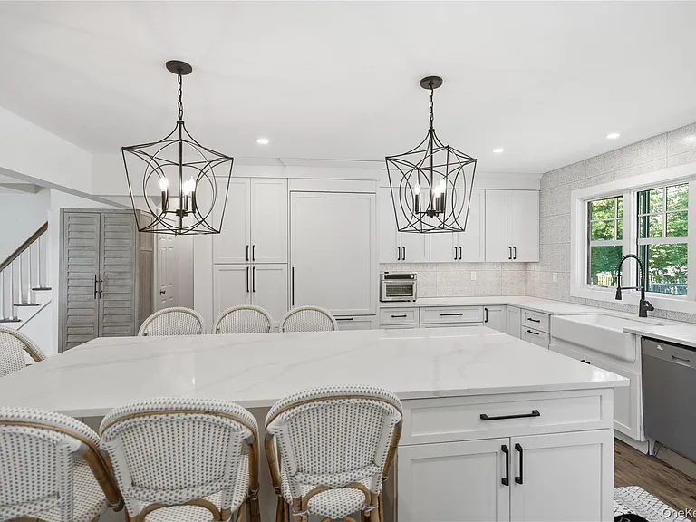 12 Wayne Ct — Photo 8