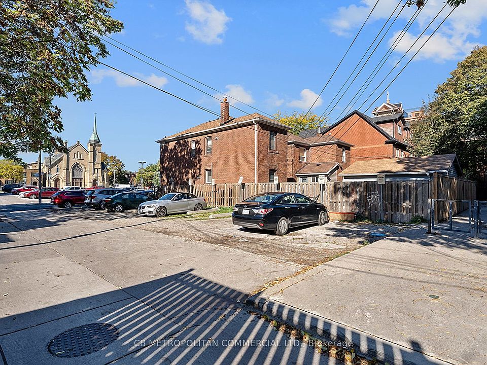 2nd image of 17 Augusta Ave #15