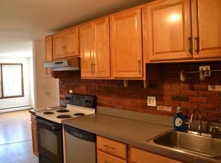 689 Hanover St #2, Manchester, NH 03104