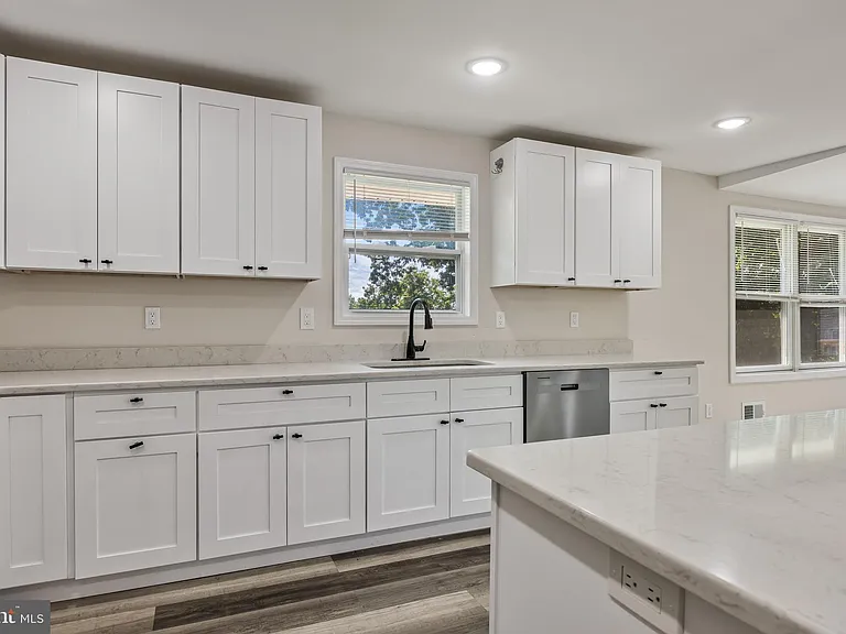 55 Shawnee Ave — Photo 12
