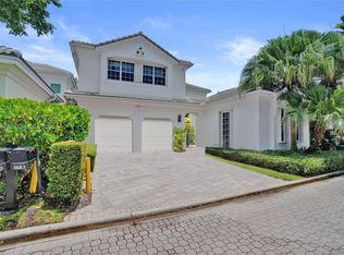 3690 NE 199th St, Aventura, FL 33180