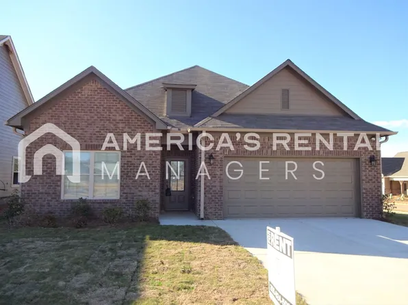 316 Union Station Dr, Calera, AL 35040