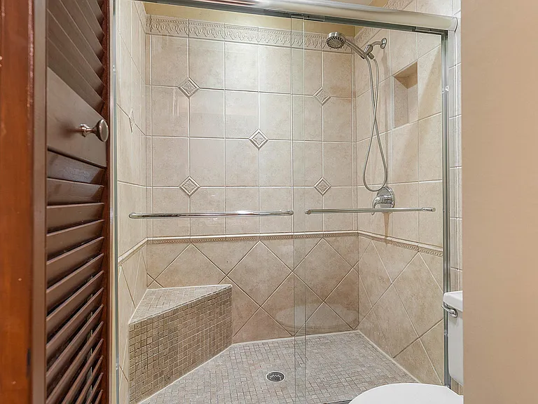 5664 Santiago Cir — Photo 41