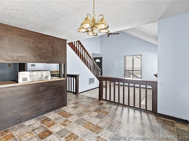 6479 Pittsfield Dr — Photo 4