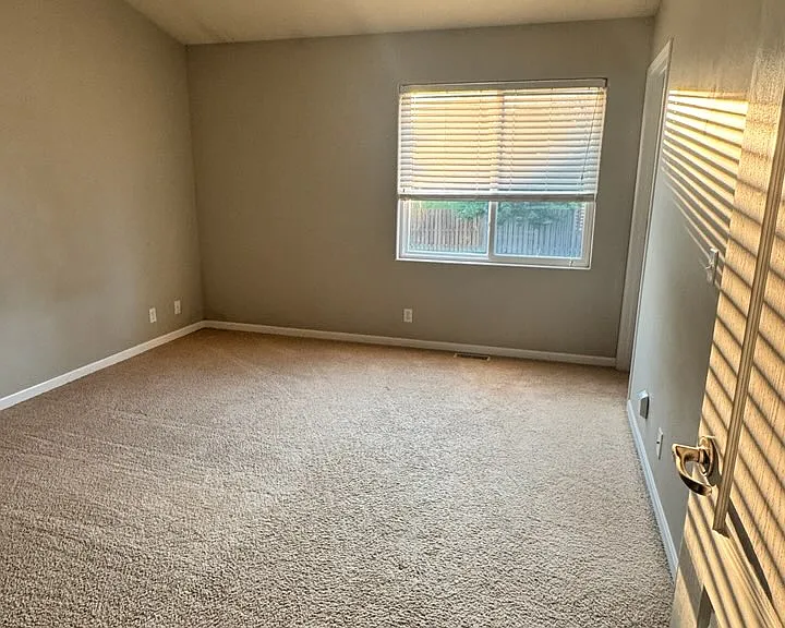 16860 Saratoga Cir — Photo 13