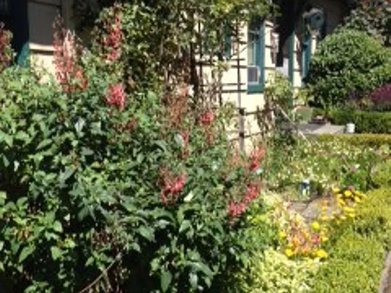 406 Summit Ave E — Photo 10
