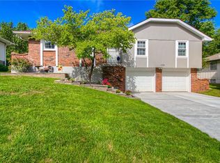 1206 SW Walnut St, Lees Summit, MO 64081