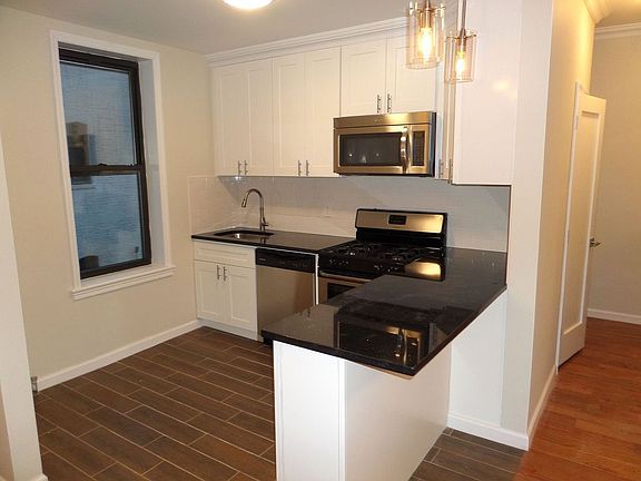 2nd image of 3116 32nd St #1C