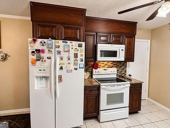 5th image of 3617 Columbine Dr