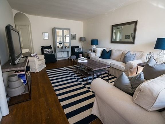 3rd image of 605 Kelton Ave #9eb65f743