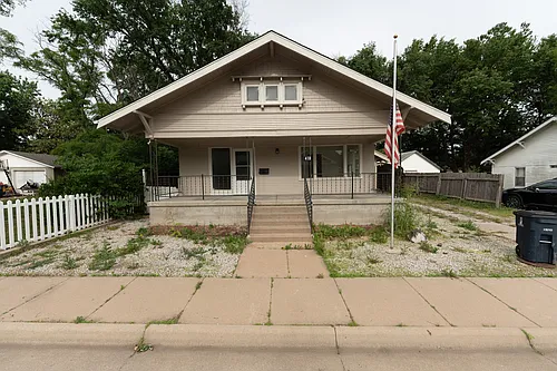 418 N Houser Dr Photo 1