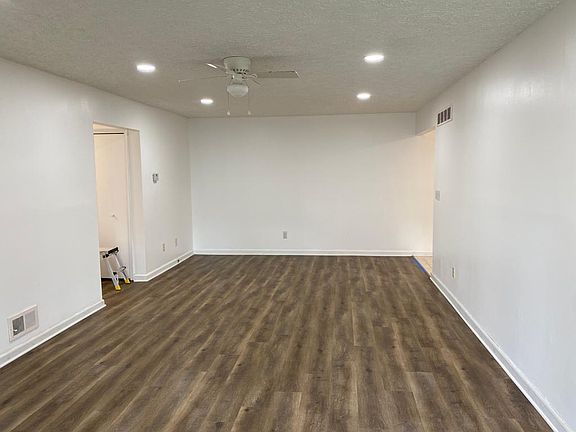 3rd image of 27599 W Echo Vall Unit 139