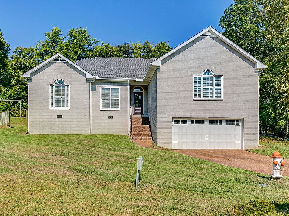 1st image of 609 Sandalwood Ct