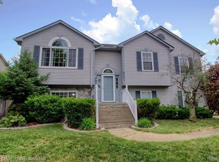 8487 Ardmoor Dr, Ypsilanti, MI 48198