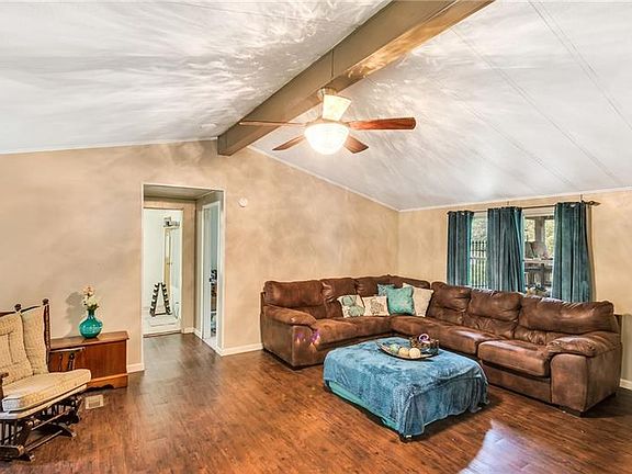 5th image of 138 Walnut Hollow Dr