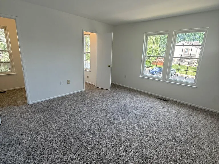 306 Hillside Ter — Photo 17